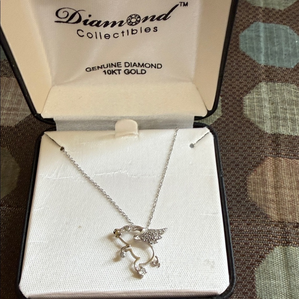 Diamond Collectibles 10kt Gold Flying Pig Pendant Necklace